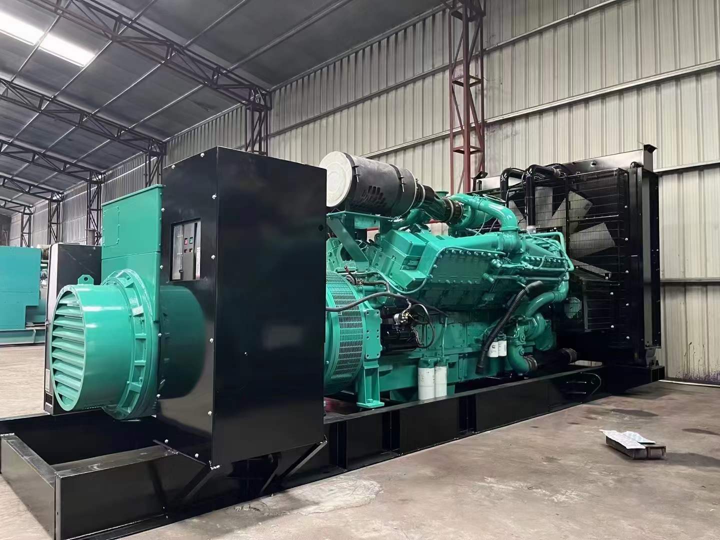 德昌如何降低 800kW 柴油发电机输出电流的波动？