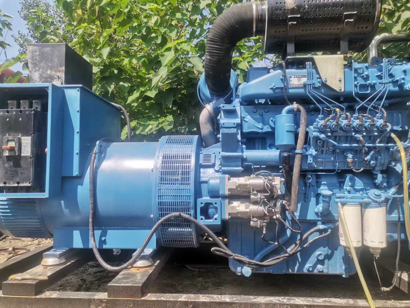 德昌详细说明降低 800kW 柴油发电机输出电流波动的方法