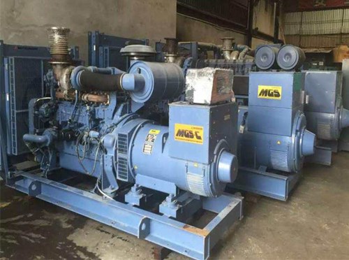 德昌发电机组带负载降电压是什么原因照成的？