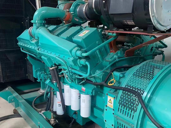 德昌更换100kW柴油发电机组机油时，需要注意哪些事项？