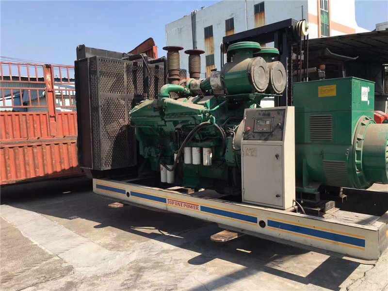 德昌如何判断柴油发电机组的机油温度是否达到了合适的预热温度？